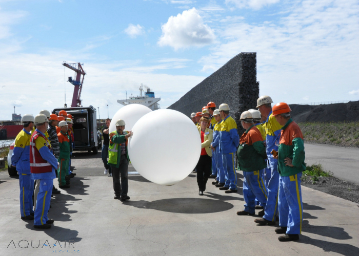 Ballonverstrooiing ceremonie bij Tatasteel