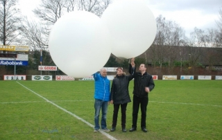 Ballonverstrooiing-voetbalveld-sv-gouda